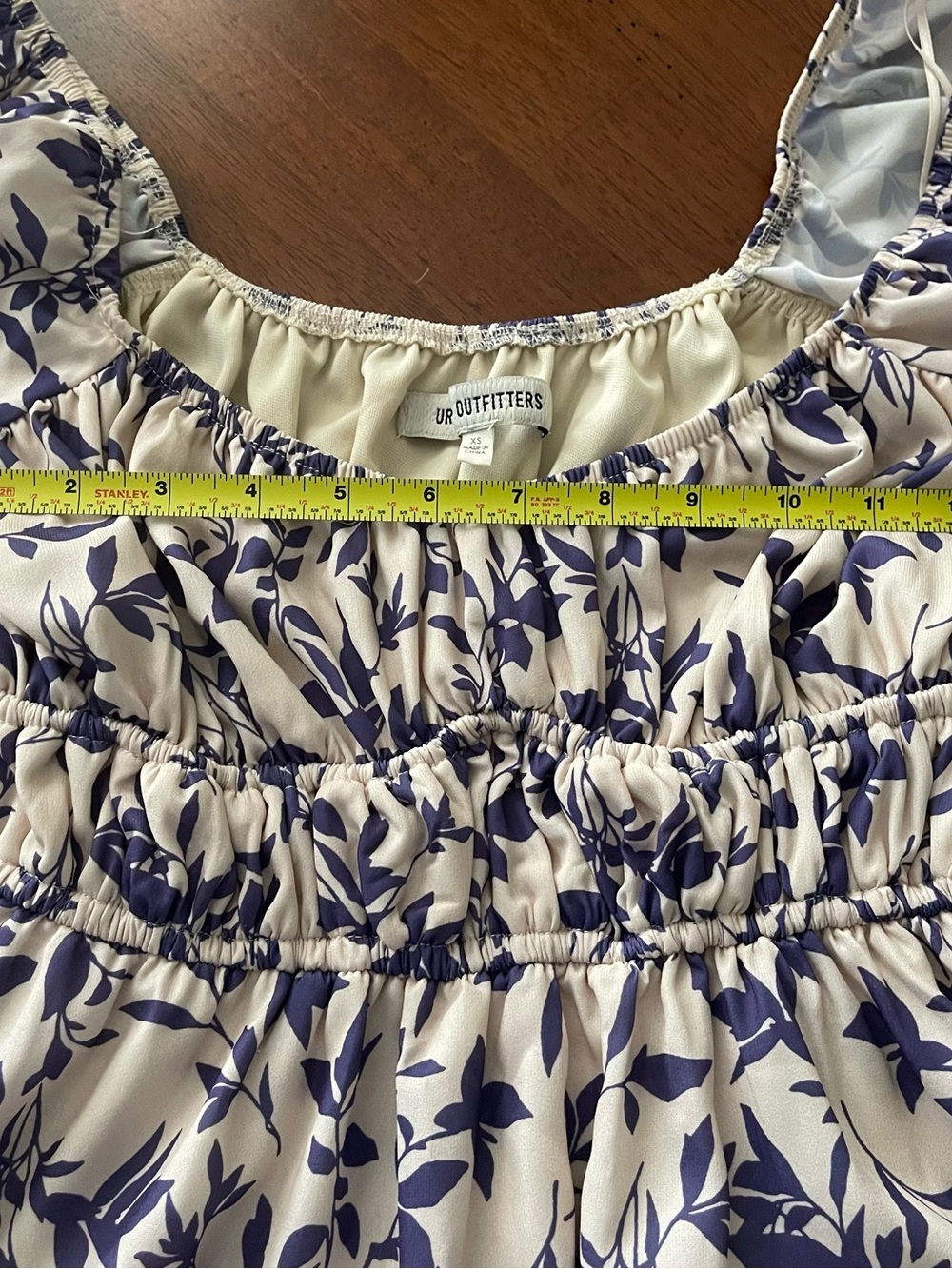 Urban Outfitters Women’s Cream Floral Puff-Sleeve Mini Dress size XS - Picture 7 of 8